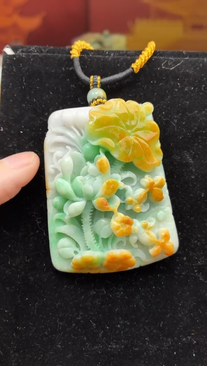 颈饰未镶嵌翡翠牌子