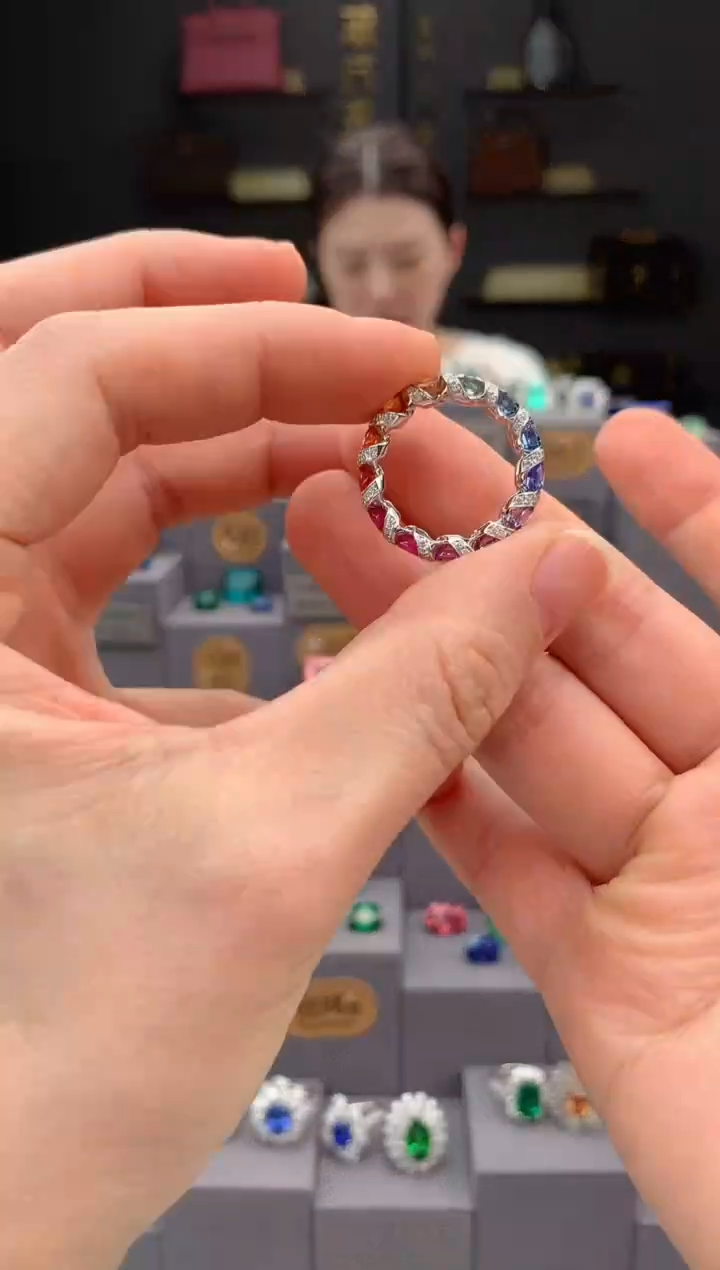 【闪购商品】彩色蓝宝石戒指18K金镶嵌2.5ct彩蓝宝戒指