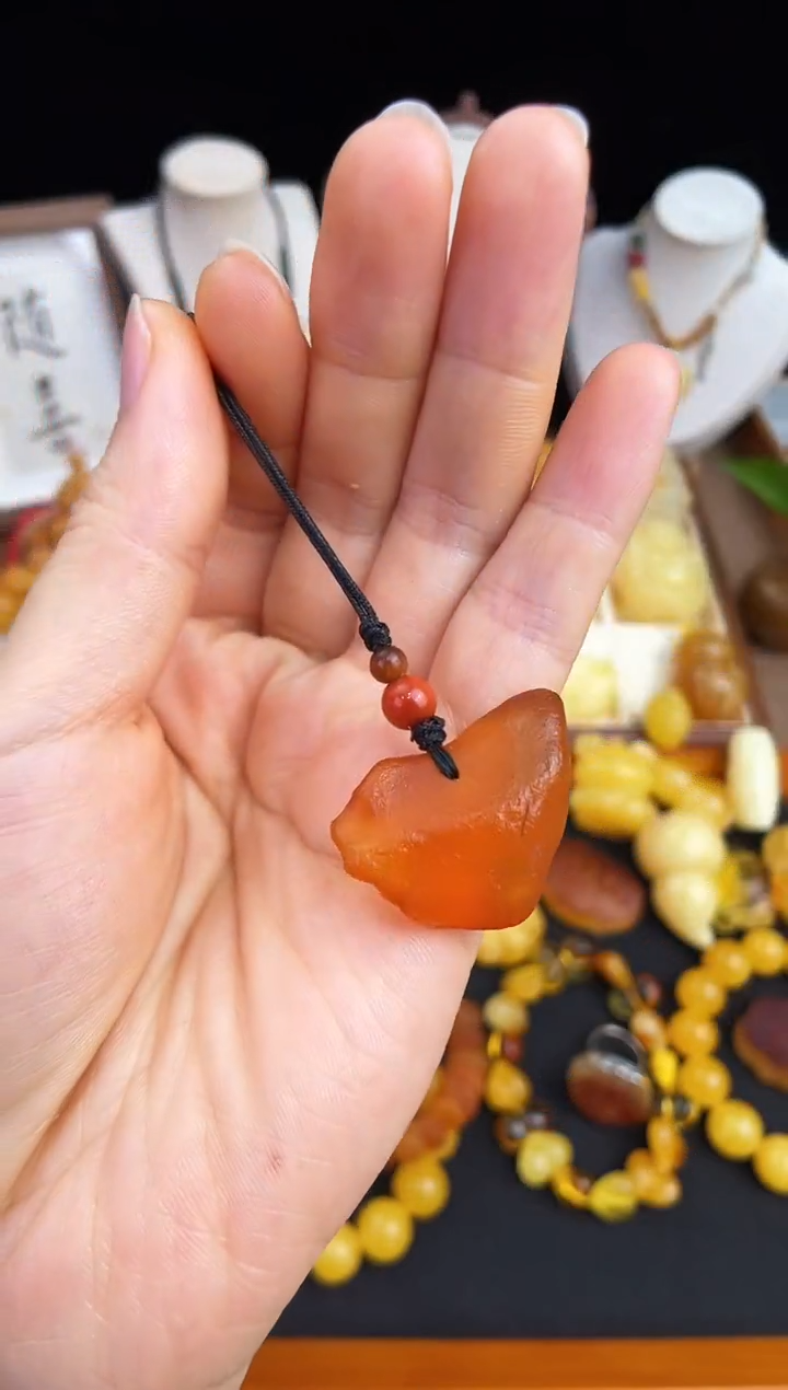 未镶嵌琥珀珠宝奇石柒月