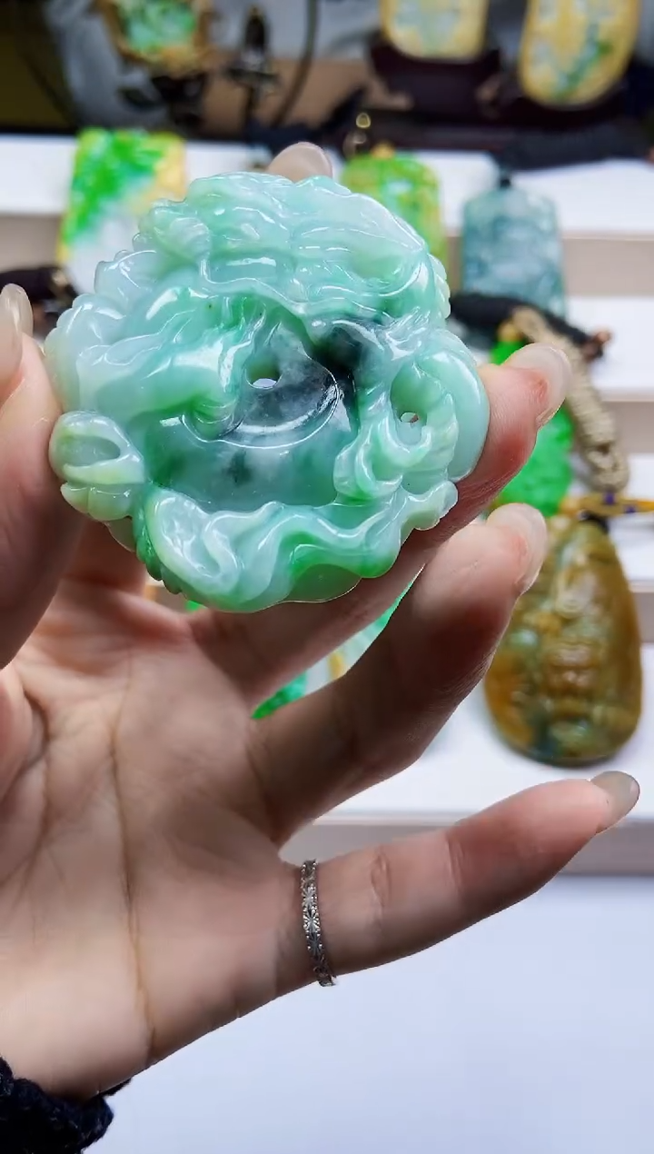 颈饰未镶嵌翡翠翡翠A货