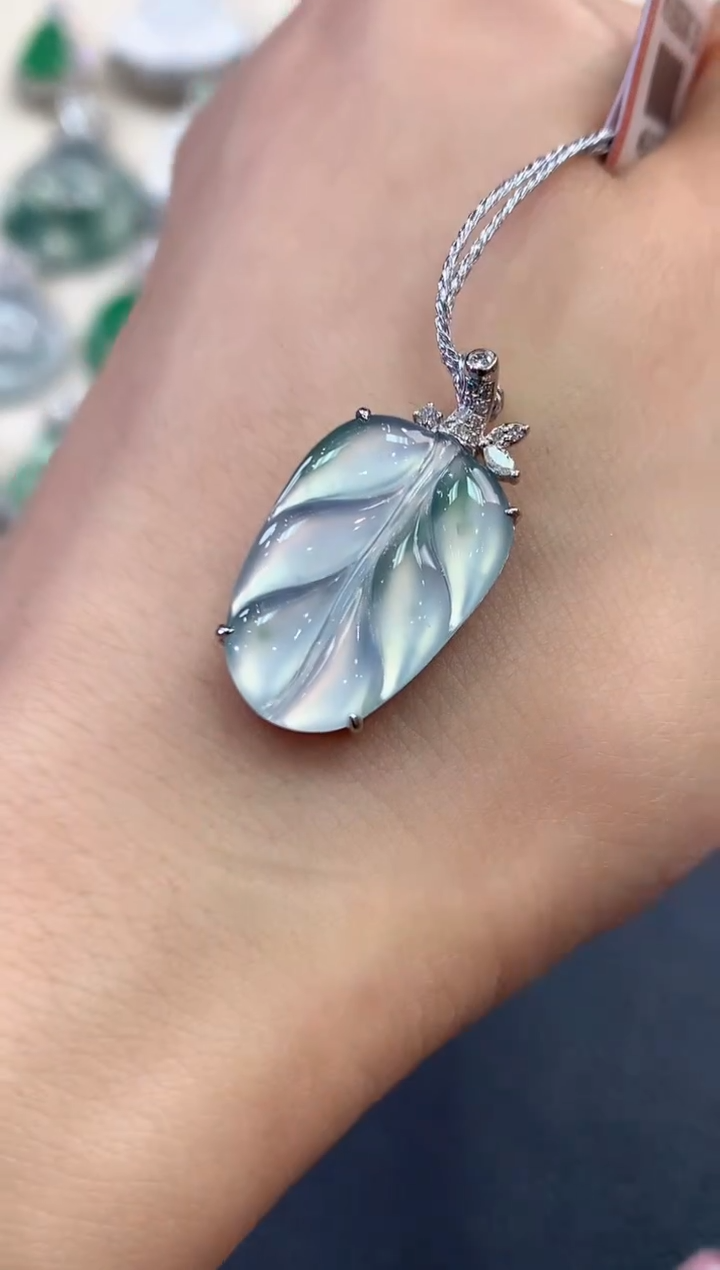 【闪购商品】翡翠吊坠(不含链)18K金镶嵌B48  