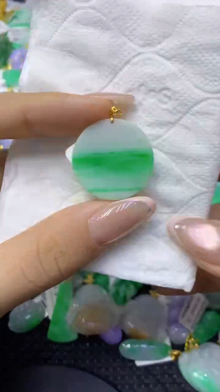 颈饰18K金镶嵌翡翠天然缅甸翡翠A货