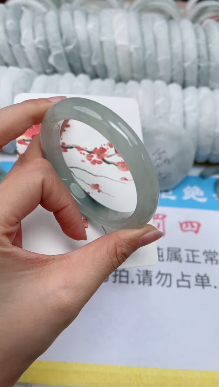 【闪购商品】石英质玉手镯未镶嵌163