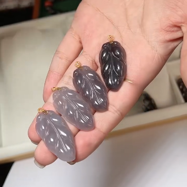 菲菲珠宝好*18K和田玉吊坠约36*16mm-多样性发一