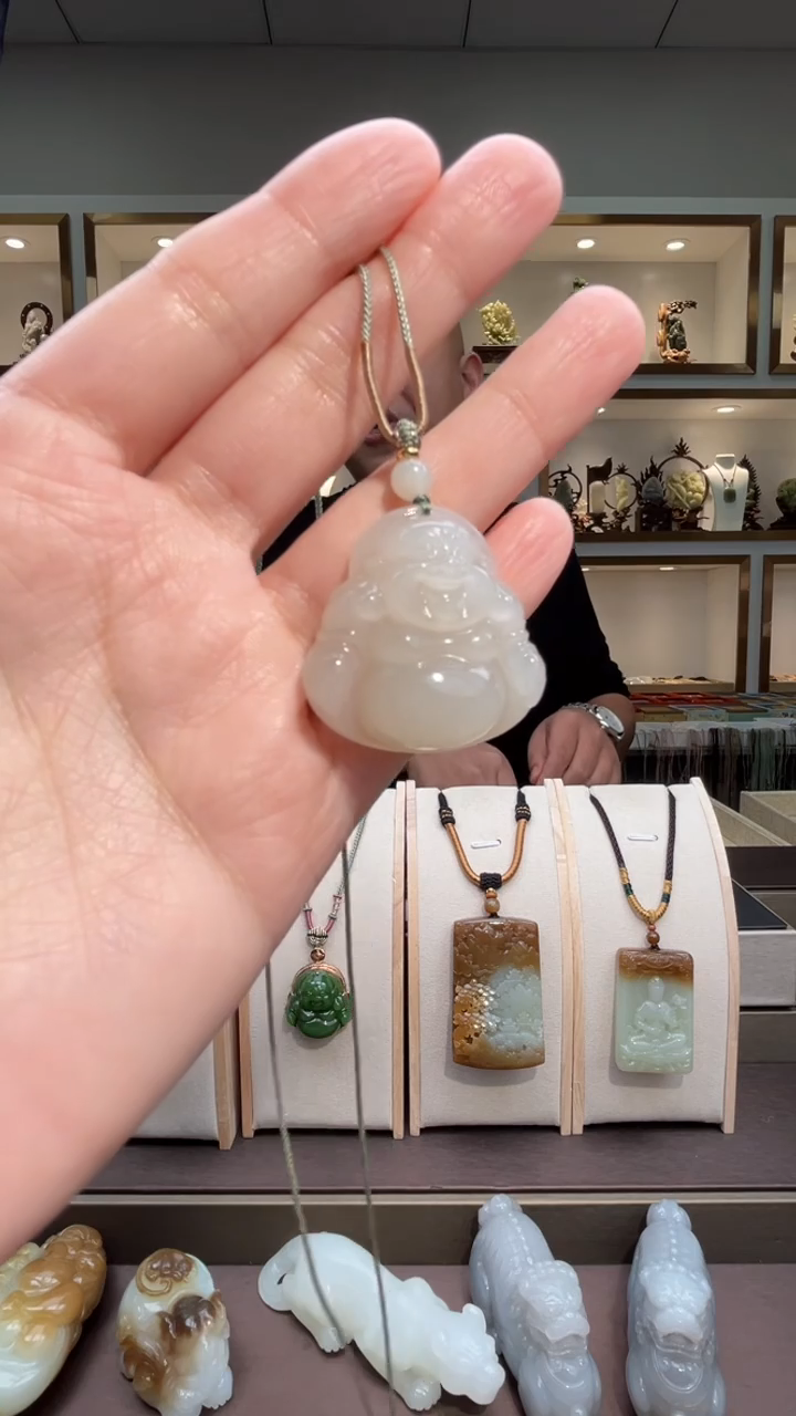 颈饰未镶嵌和田玉苏