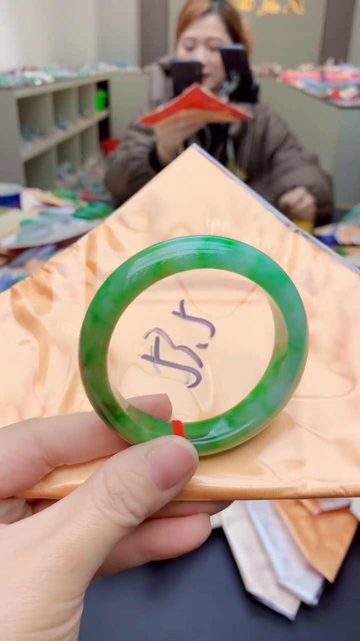 【闪购商品】翡翠手镯未镶嵌0901280483