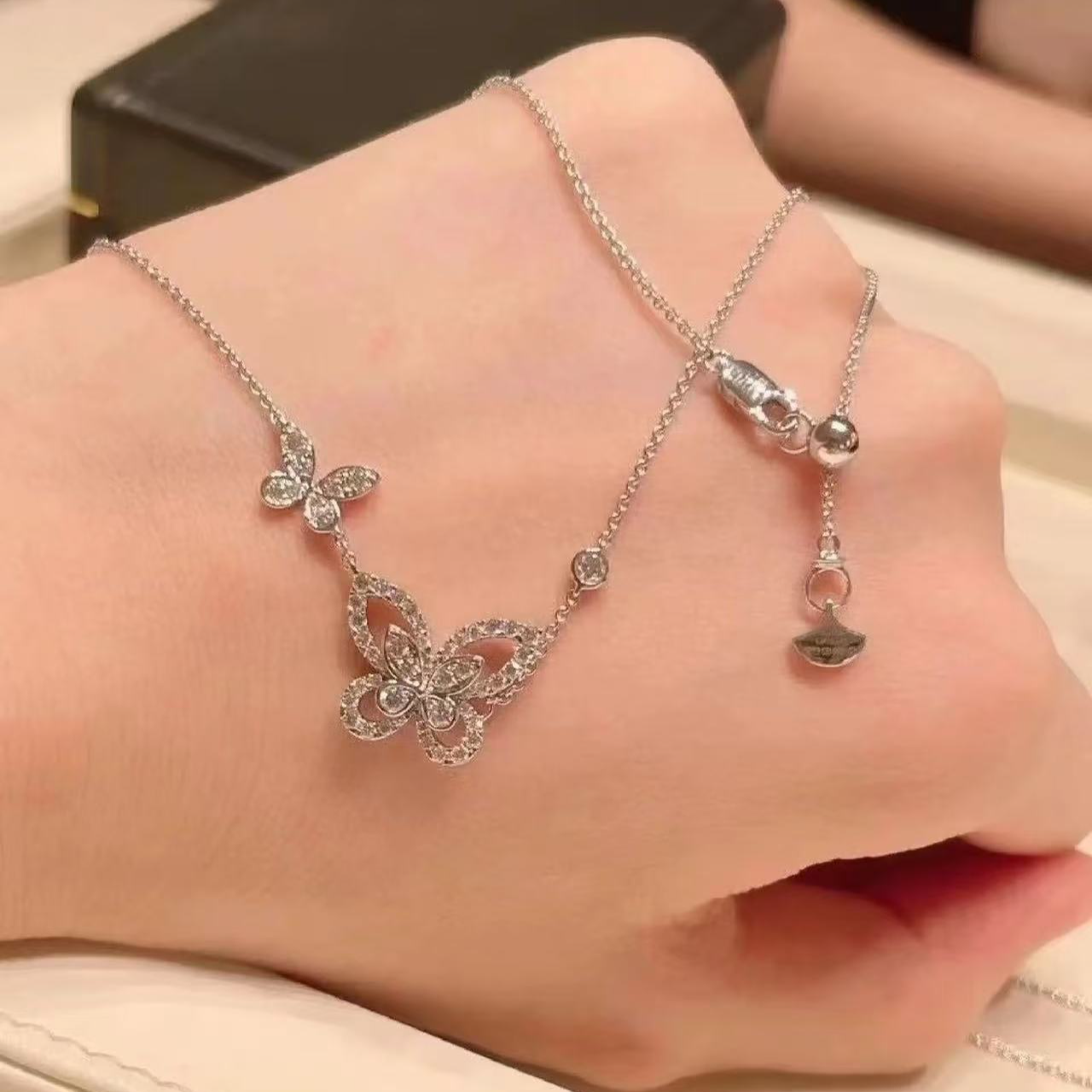18K金蝴蝶幻影双重奏轻奢时尚百搭项链