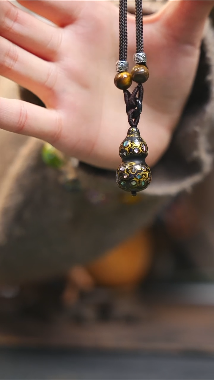 【闪购商品】黑金大漆紫光檀螺钿小脖挂