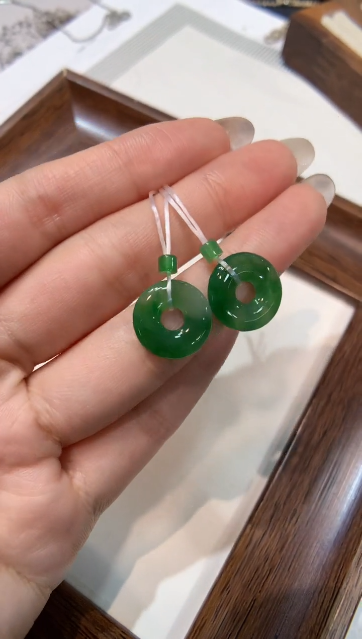颈饰未镶嵌翡翠甜甜圈一对