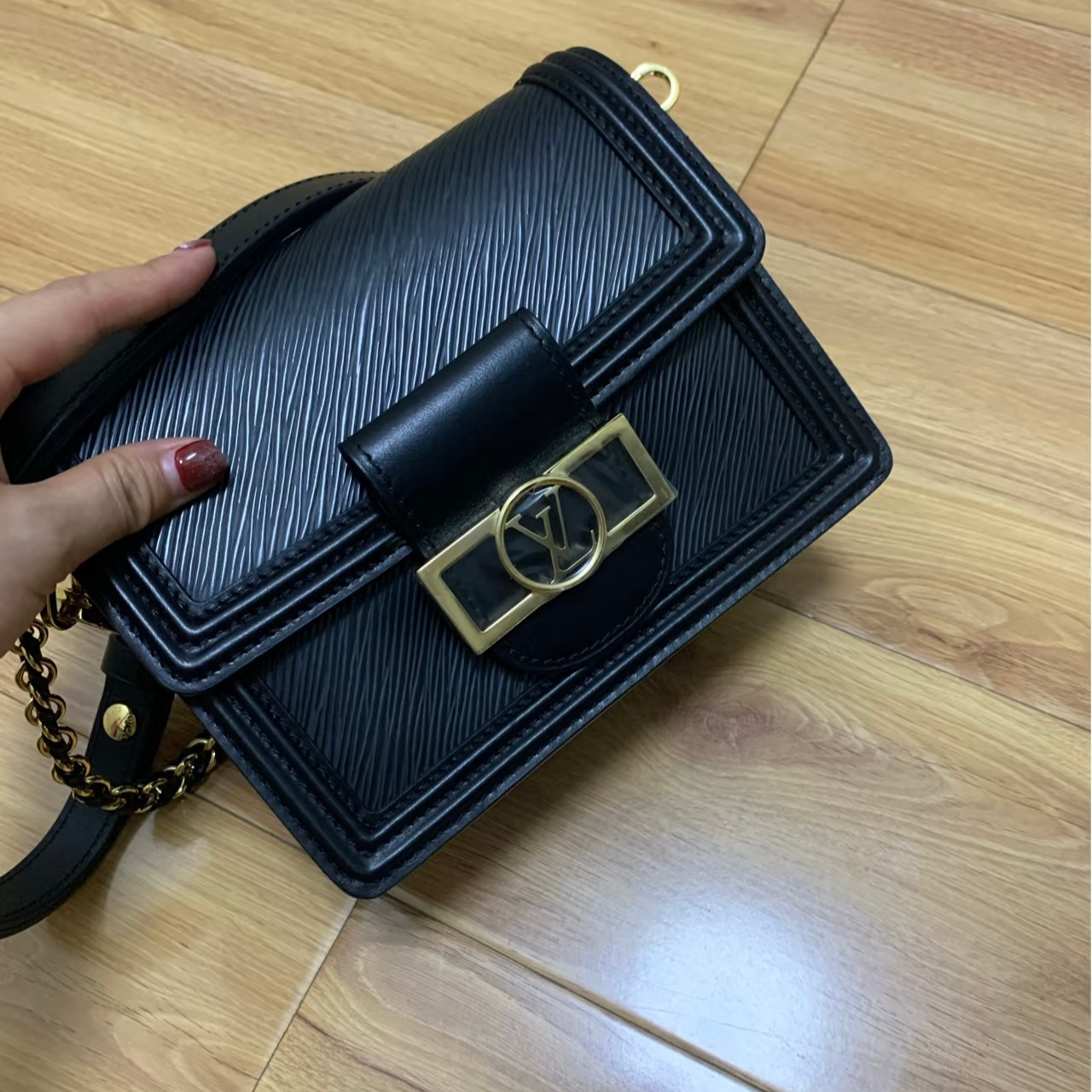 99新 LouisVuitton/路易威登 （全原纯芯片）高级水波纹达芙妮 黑色