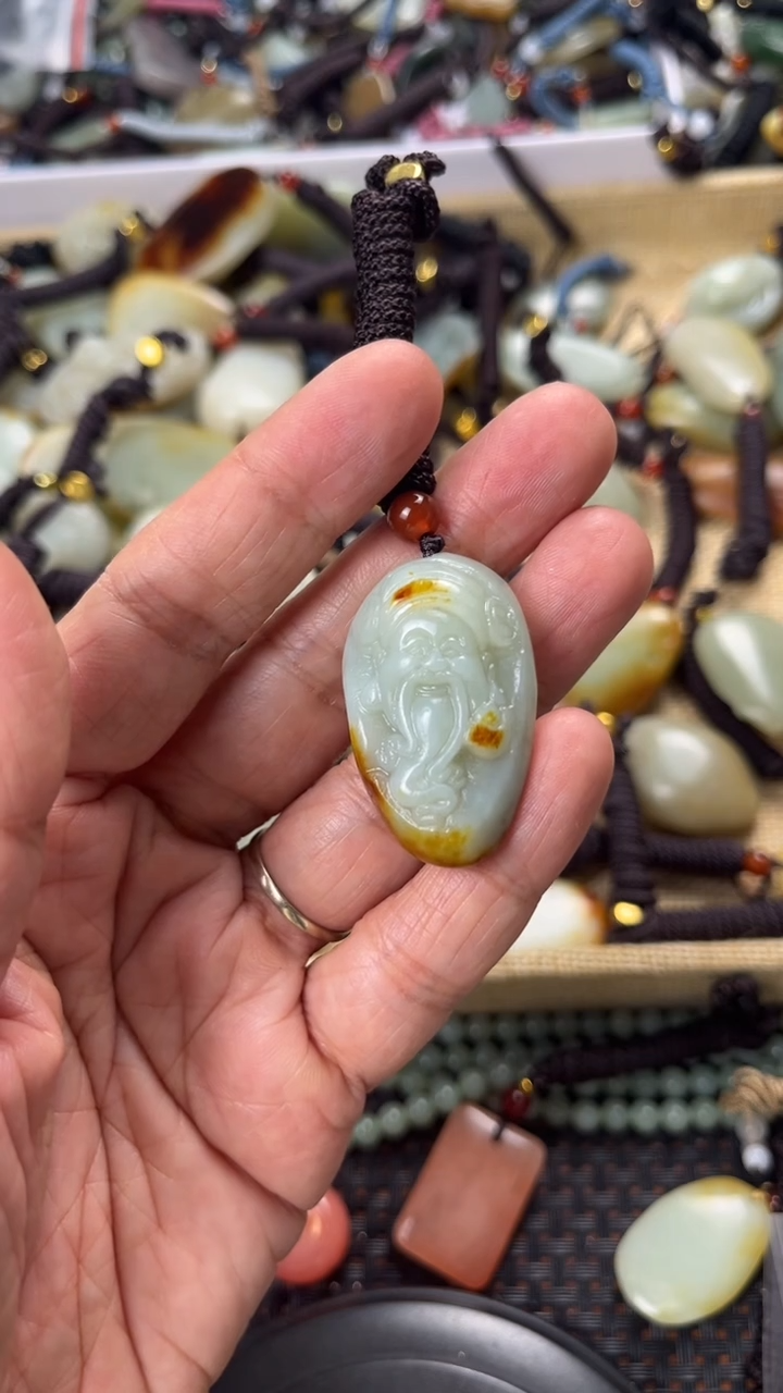 【闪购商品】和田玉颈饰未镶嵌多样性发货没有证书拍一发一有瑕