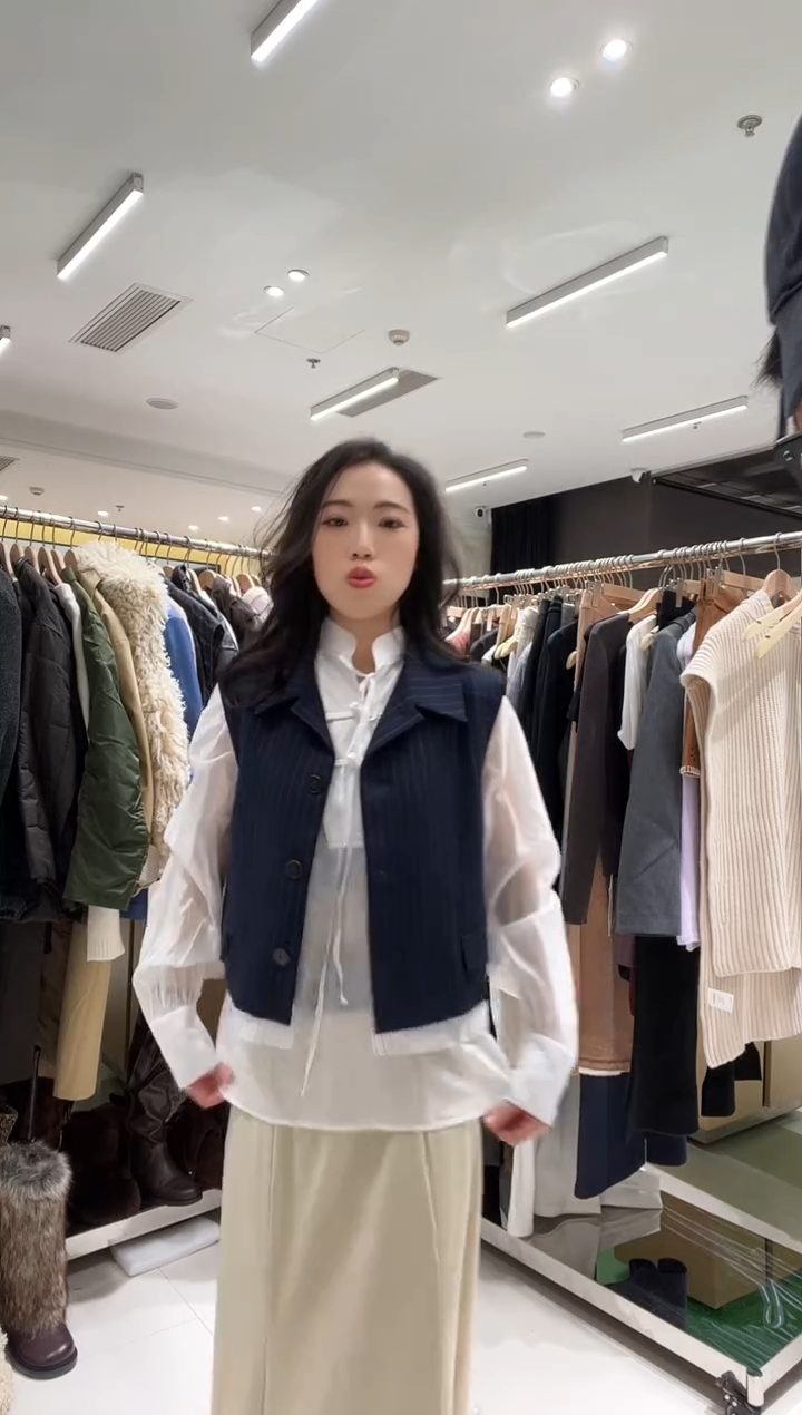 SUITTITUDE藏青条纹拼接羊毛马甲 XS最后一件