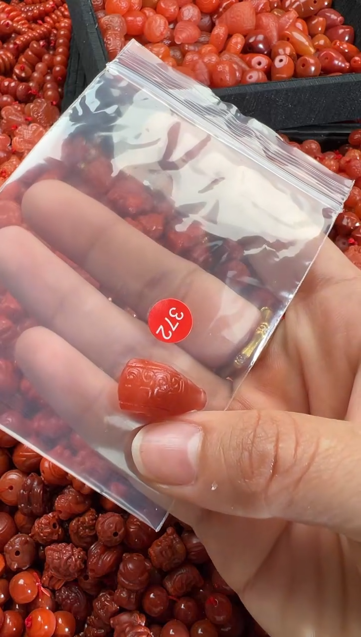 【闪购商品】南红玛瑙颈饰未镶嵌1