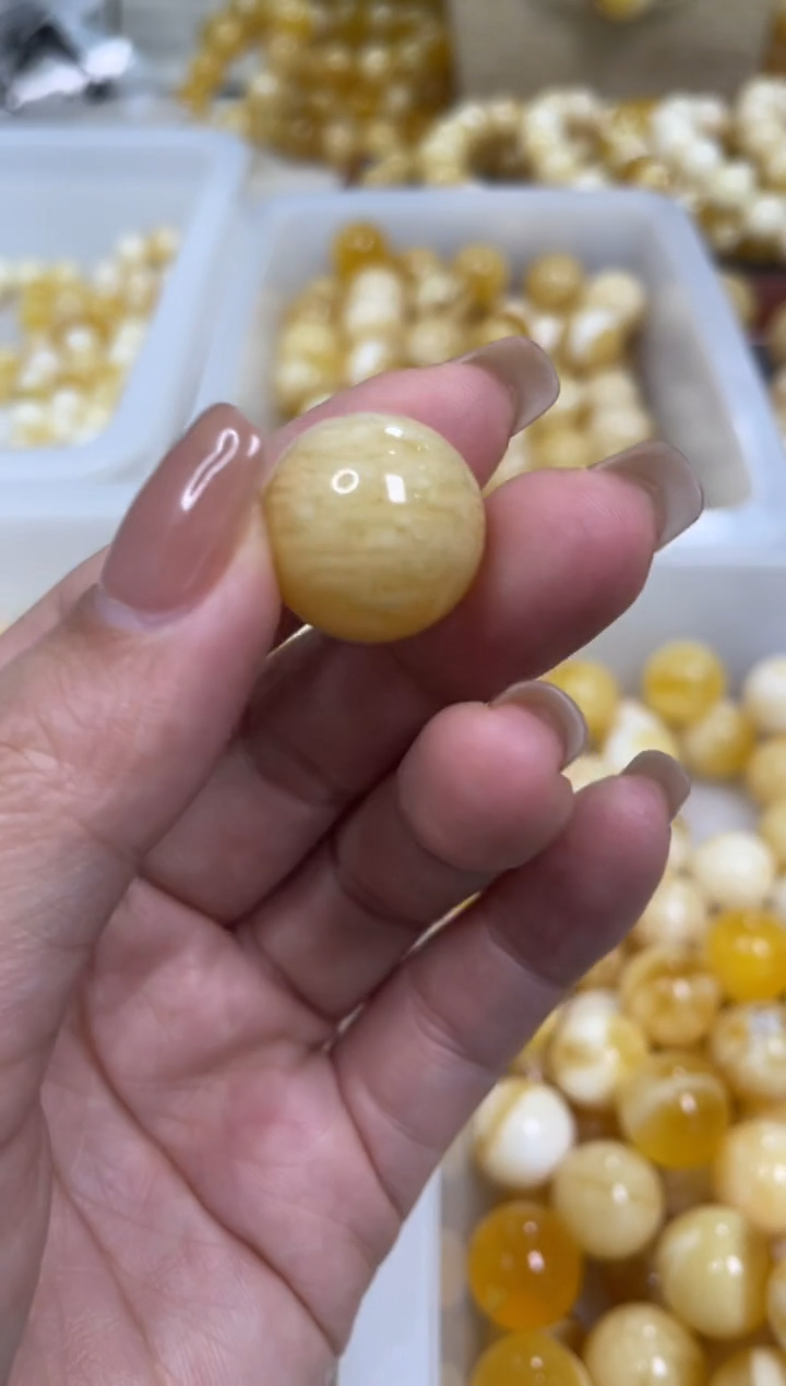 【闪购商品】琥珀颈饰未镶嵌原矿俄料蜜蜡圆珠