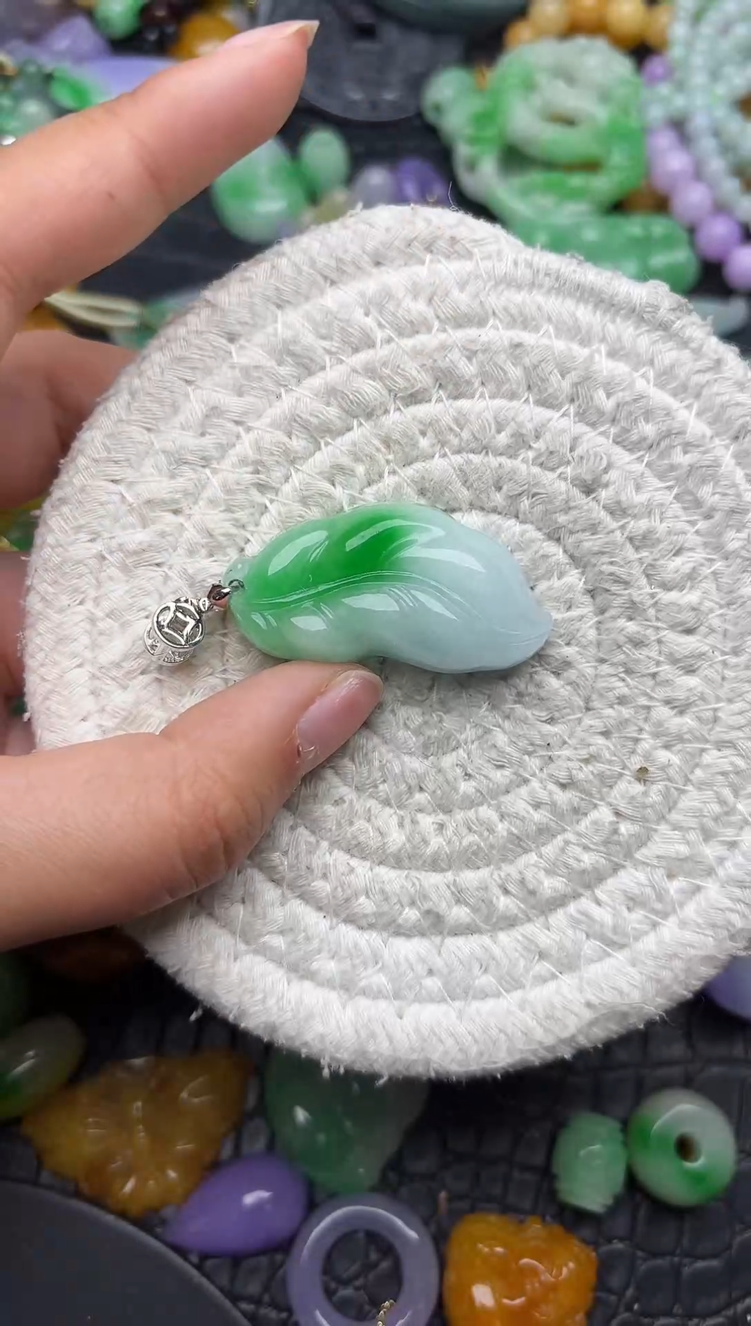 颈饰未镶嵌翡翠缅甸翡翠吊坠