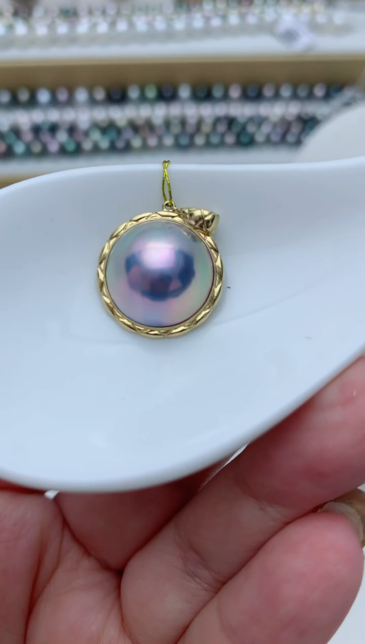 【闪购商品】拼合珍珠（马贝珠）颈饰18K金镶嵌q46