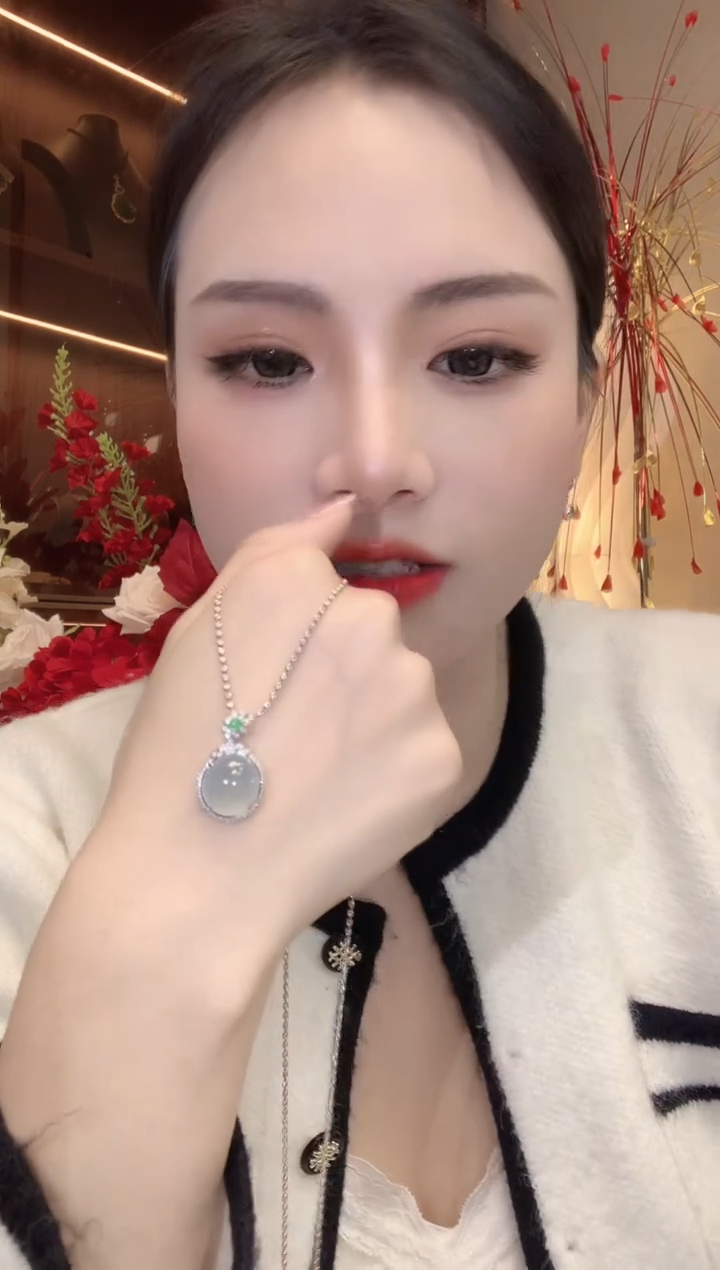 【闪购商品】翡翠吊坠(不含链)18K金镶嵌C2