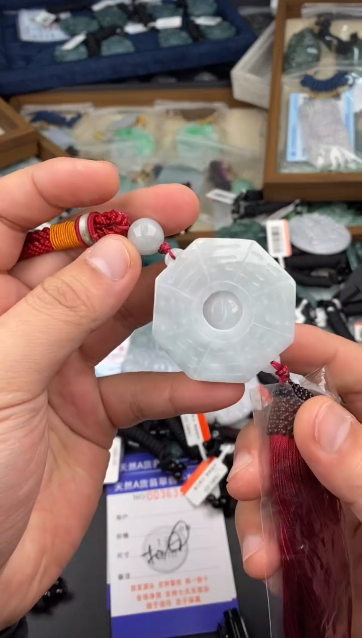 【闪购商品】翡翠颈饰未镶嵌   天然翡翠，一物一图