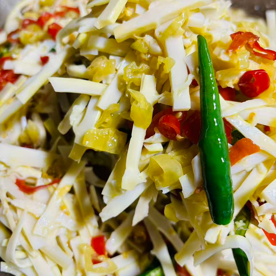 卫飞儿酸辣竹笋休闲下饭菜追剧小零食开胃菜