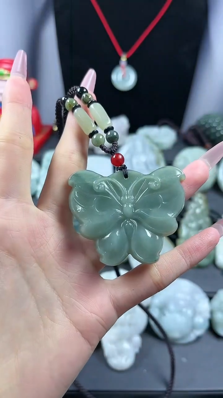 【闪购商品】翡翠颈饰未镶嵌小蝴蝶
