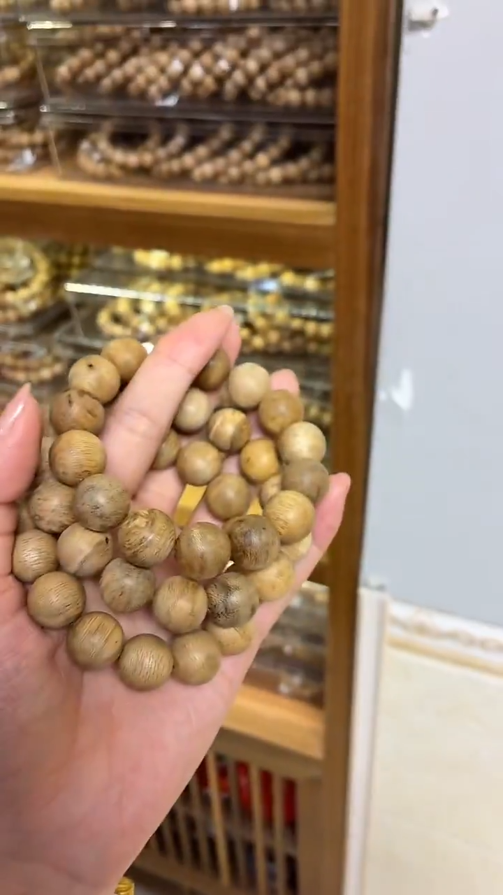 沉香手串菩萨棋圆珠单圈1.5虫漏多样性发其一