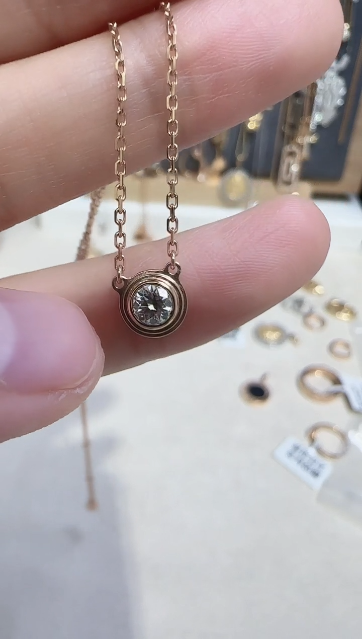 【闪购商品】天然钻石颈饰18K金镶嵌多样性发货发其一