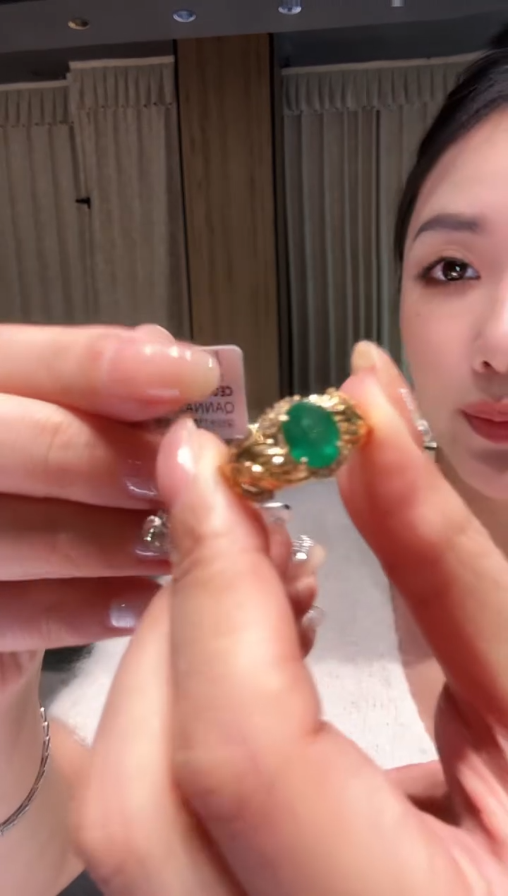 18K金镶嵌戒指祖母绿CE0092