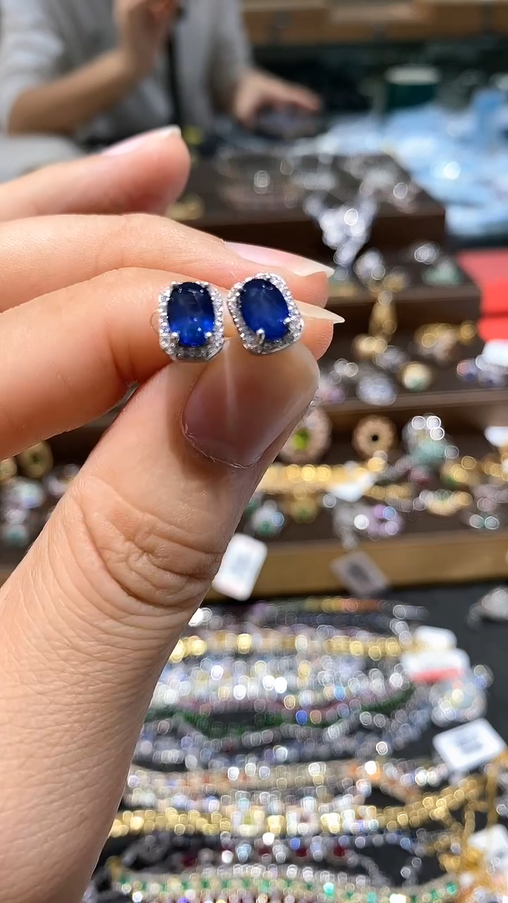 【闪购商品】蓝宝石耳饰银S925镶嵌耳钉