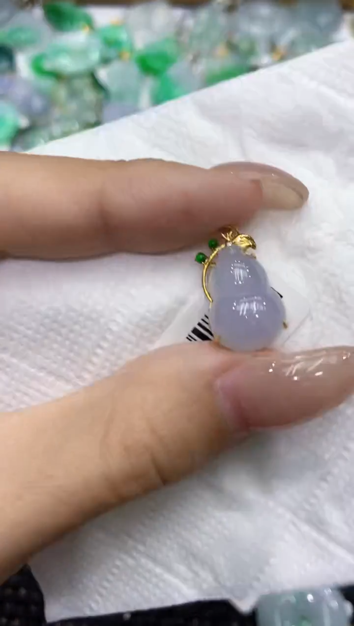 翡翠18K金镶嵌颈饰111111111111