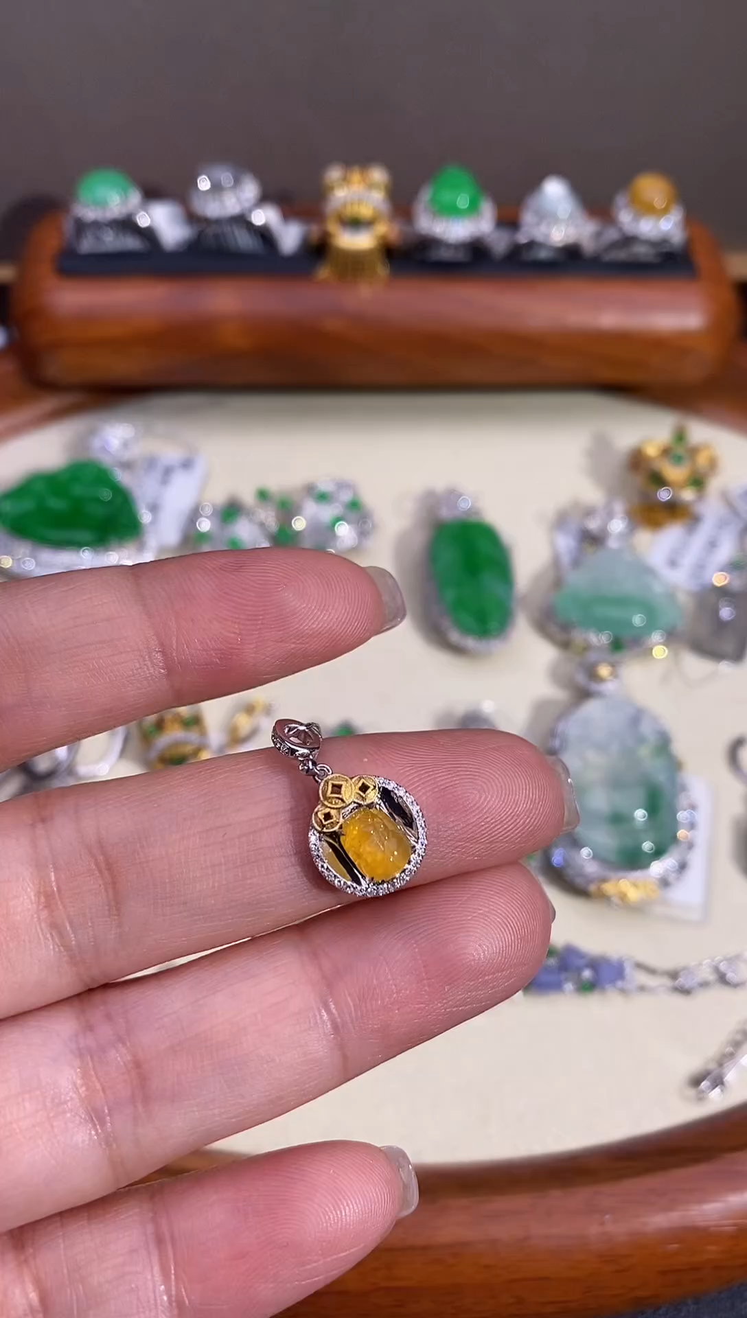 【闪购商品】翡翠颈饰18K金镶嵌万能扣吊坠