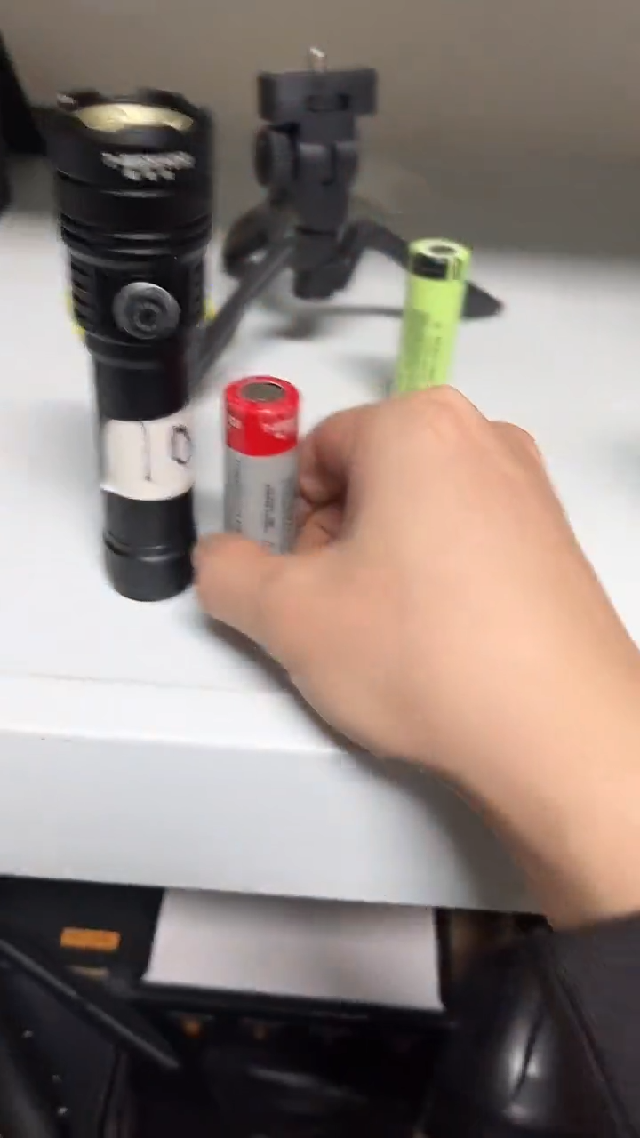 【三秒点火】超强功率铝合金强光手电筒