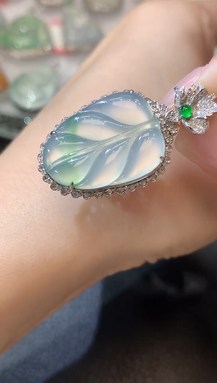 【闪购商品】翡翠18K金镶嵌吊坠(不含链)C39