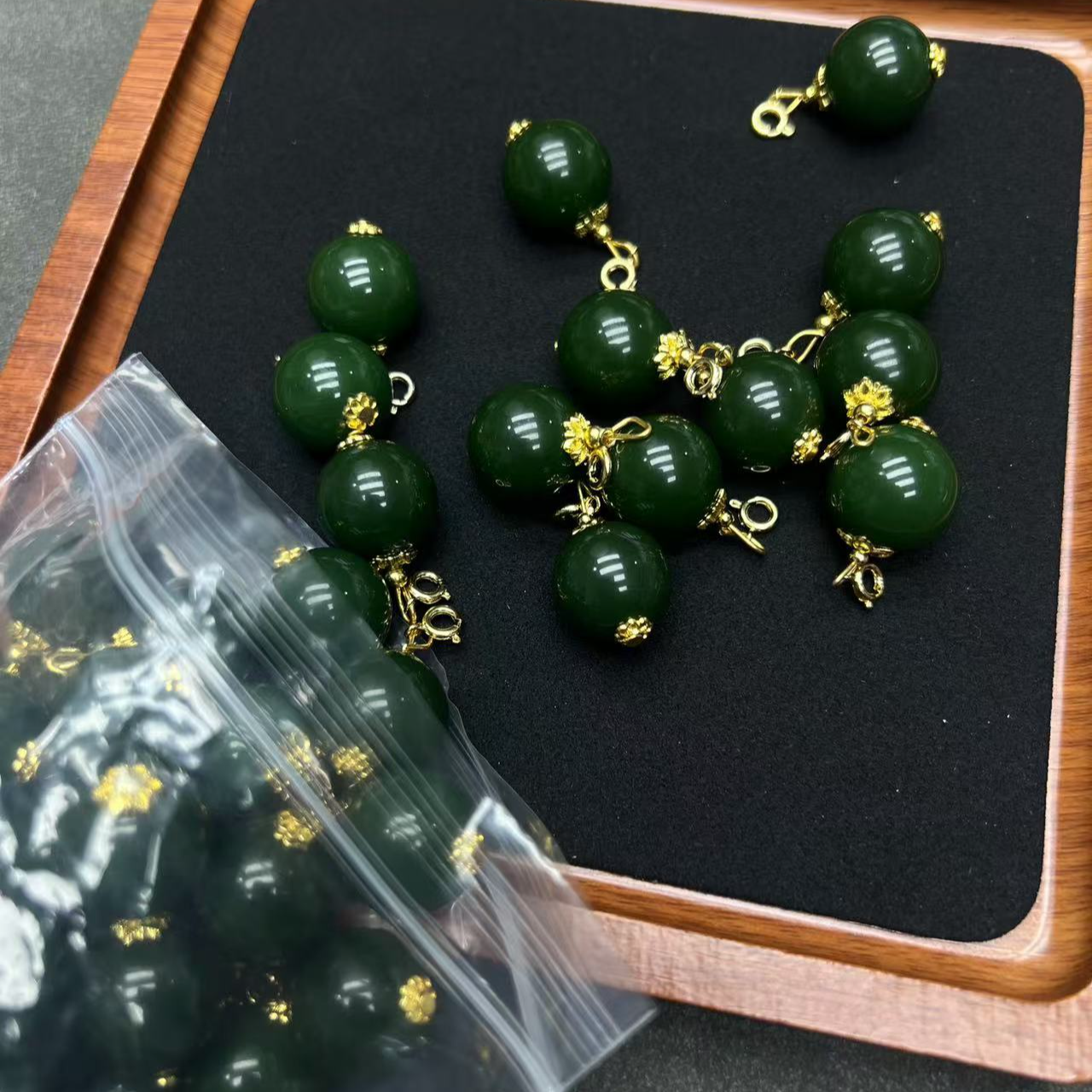 【小鹿清仓】吊坠 吊坠 034 菠菜绿色18mm单株吊坠 赠链