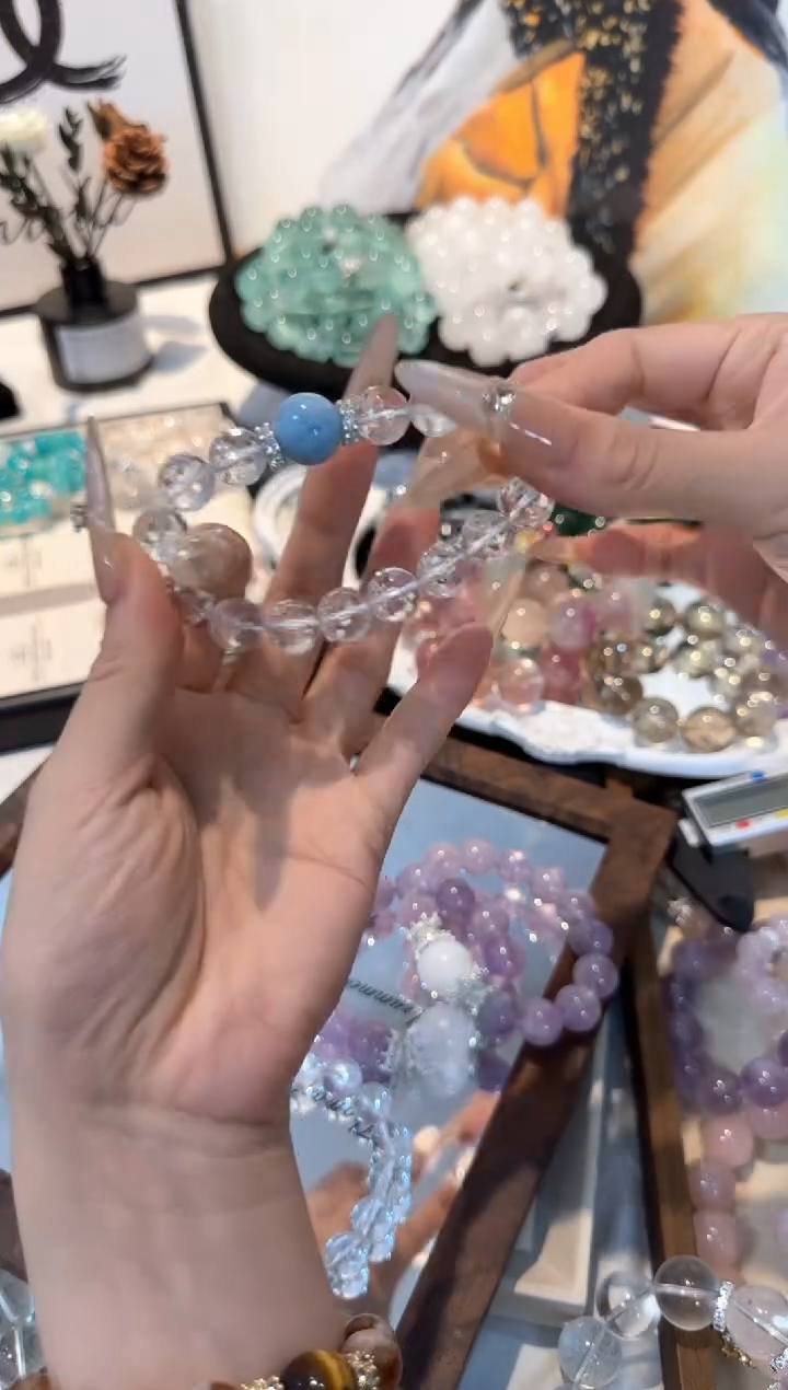 水晶手串未镶嵌白水钻切海蓝宝