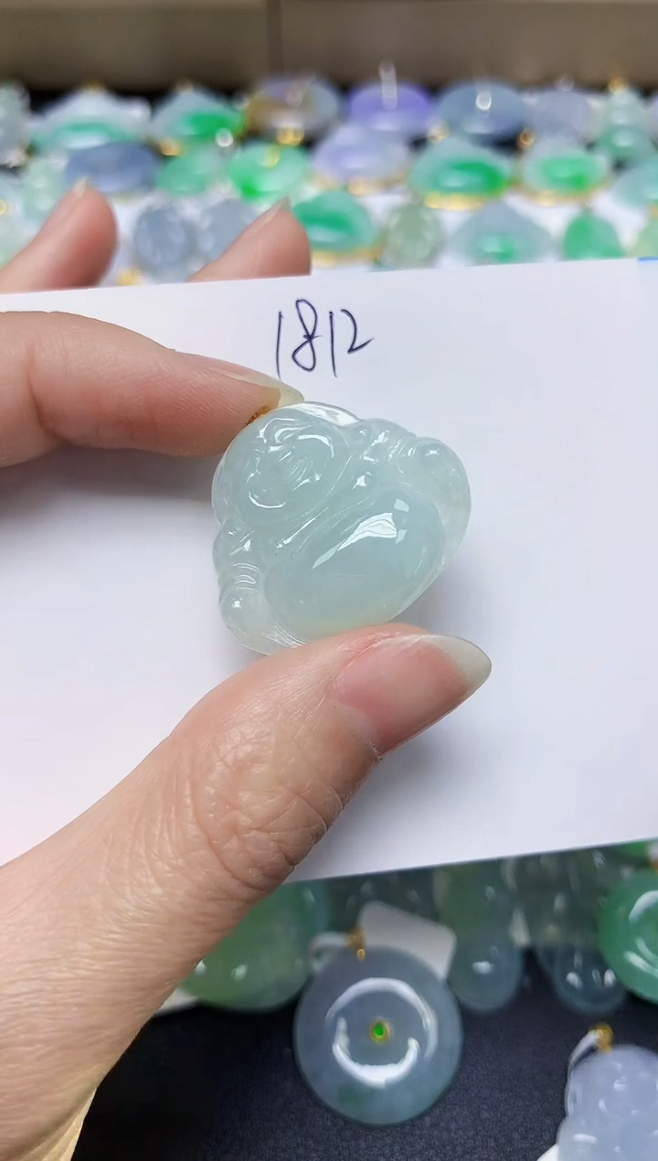 翡翠未镶嵌颈饰 天然缅甸翡翠A货