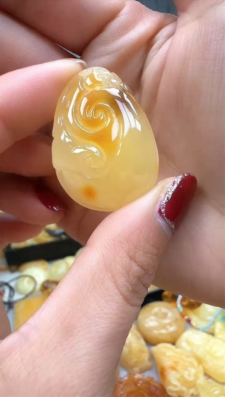 【闪购商品】琥珀裸石未镶嵌挂坠