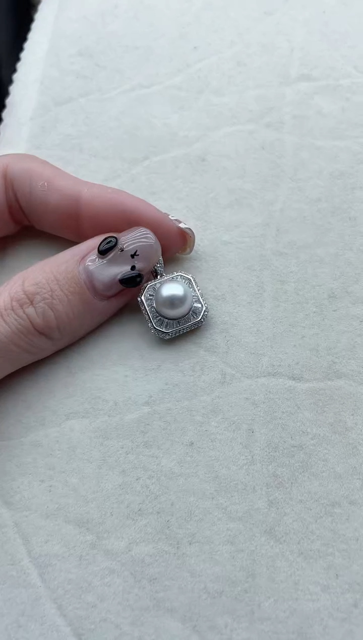 【闪购商品】海水珍珠吊坠银S925镶嵌95