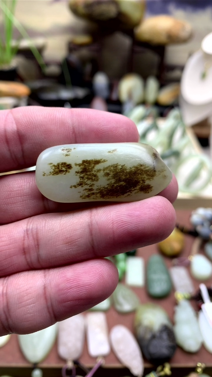 【闪购商品】和田玉颈饰未镶嵌子料 象形皮