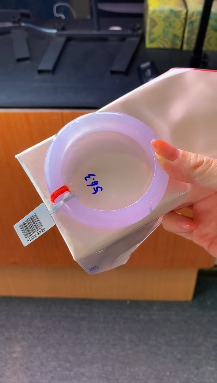 未镶嵌手镯翡翠- Q137圈口 56.3全款13.6万 定金2万