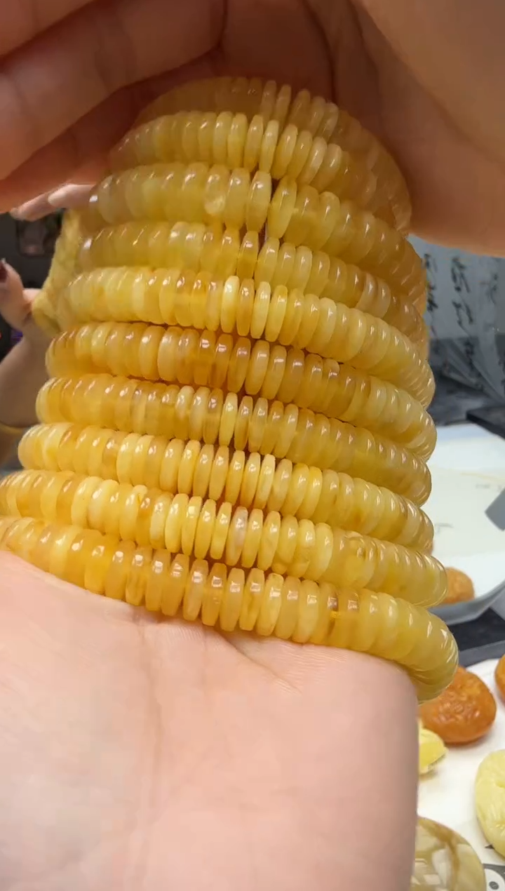 未镶嵌琥珀裸石单圈   多样性发一