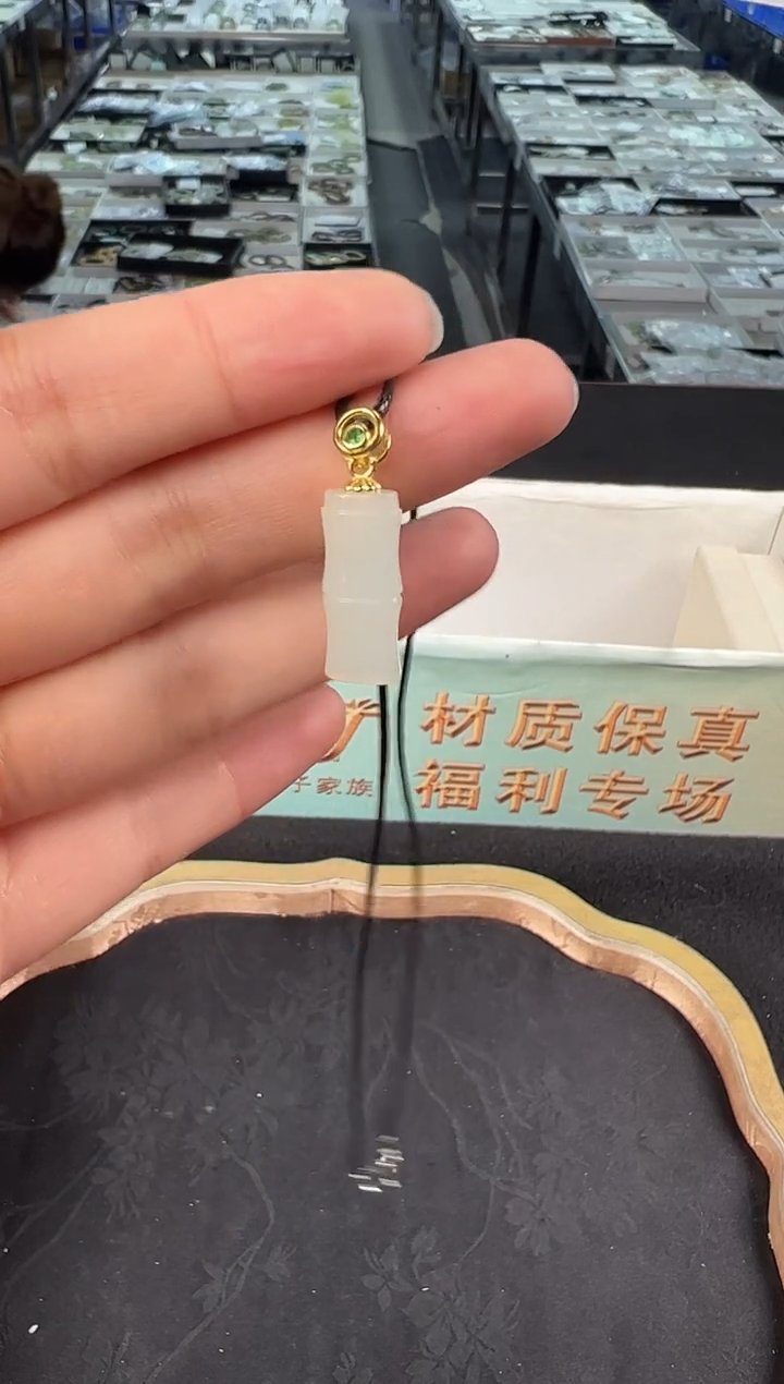 吊坠(不含链)银S925镶嵌和田玉麦子家族吊坠 F0814