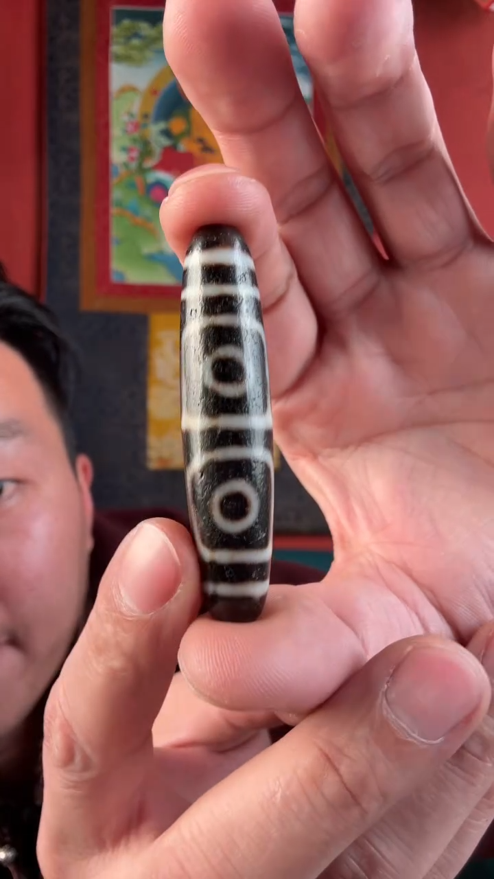无非金属四眼天珠