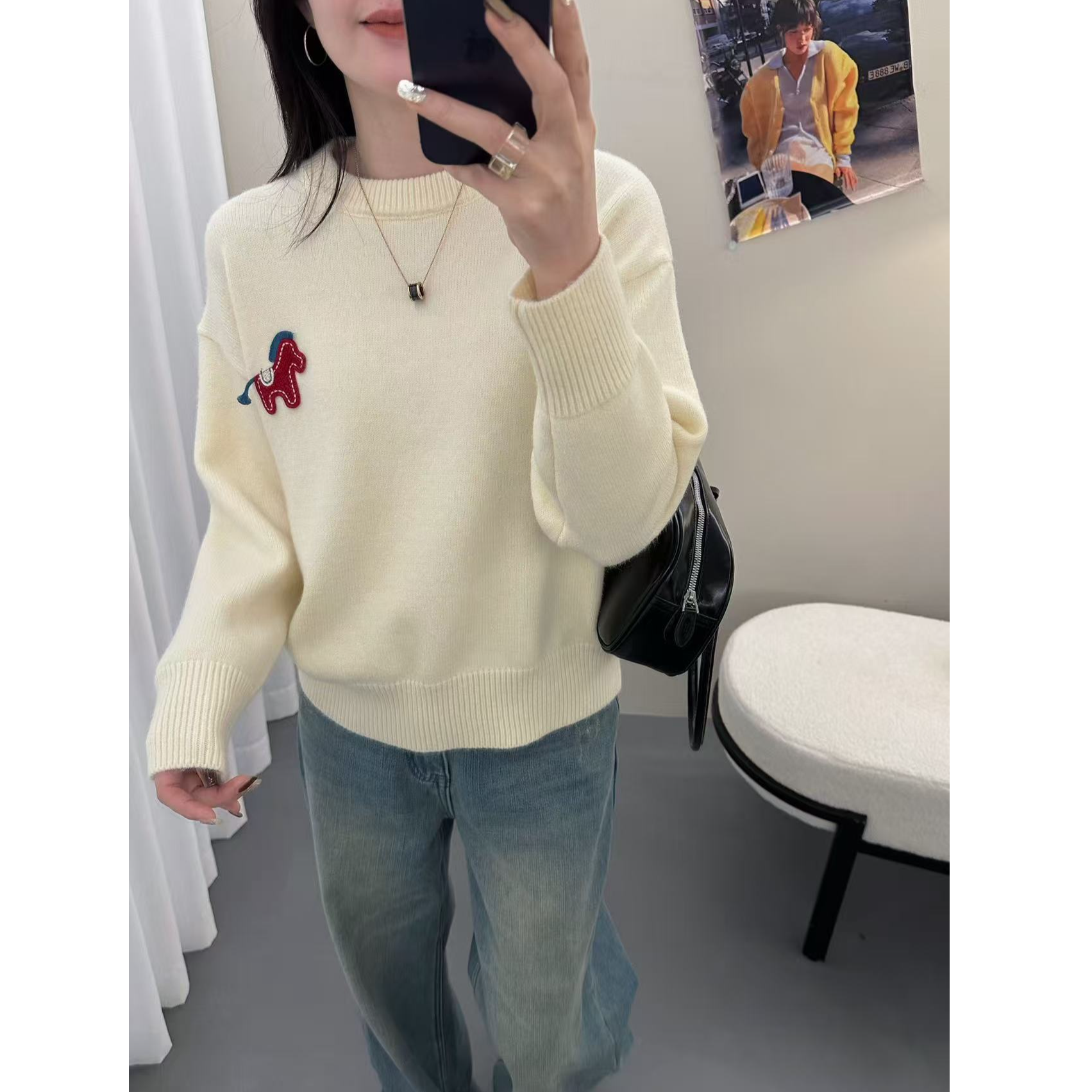  秋冬新款纯色圆领长袖小马绣标针织衫套头百搭减龄毛衣女1512