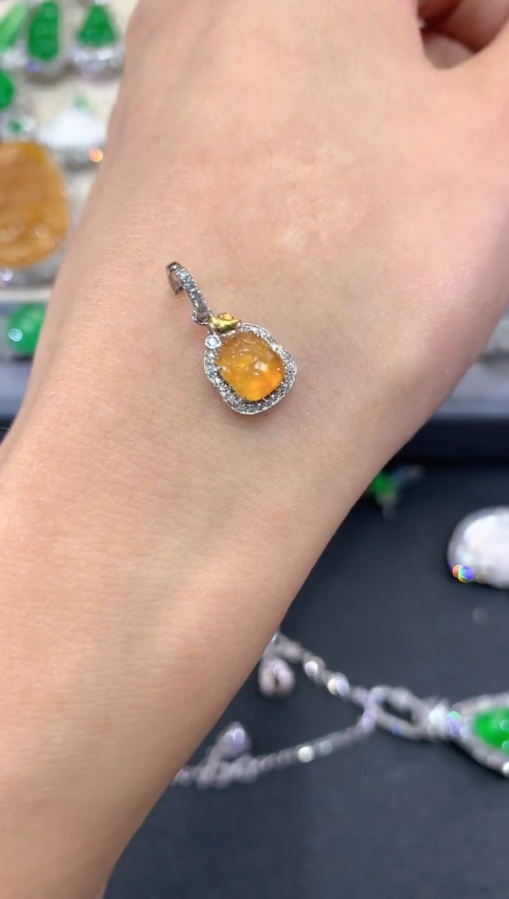 【闪购商品】翡翠吊坠(不含链)18K金镶嵌q119