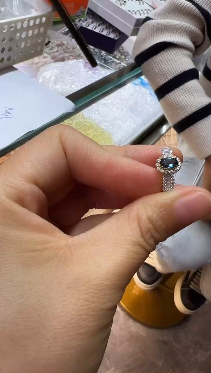 银S925镶嵌戒指托帕石1206m047多样性发其一