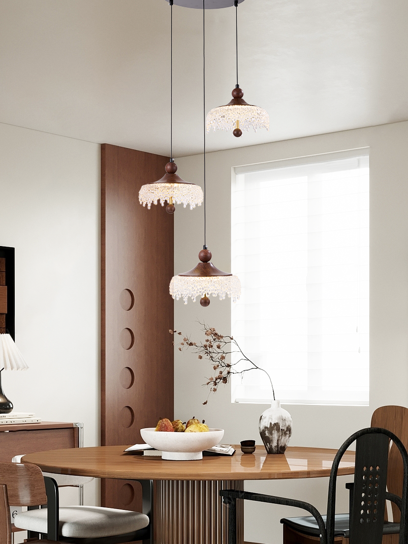 餐厅吊灯法式2025中古奶油现代简约餐吊灯饭厅灯全光谱护眼灯具