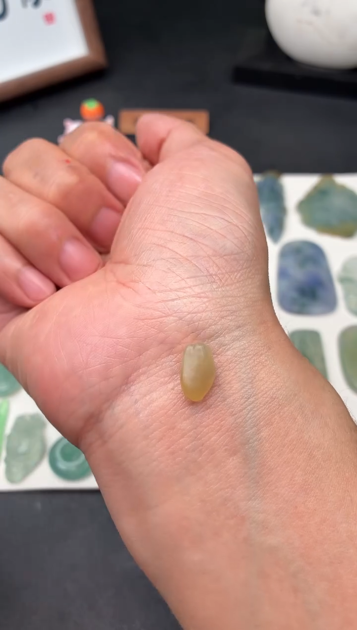 未镶嵌定制翡翠翡翠