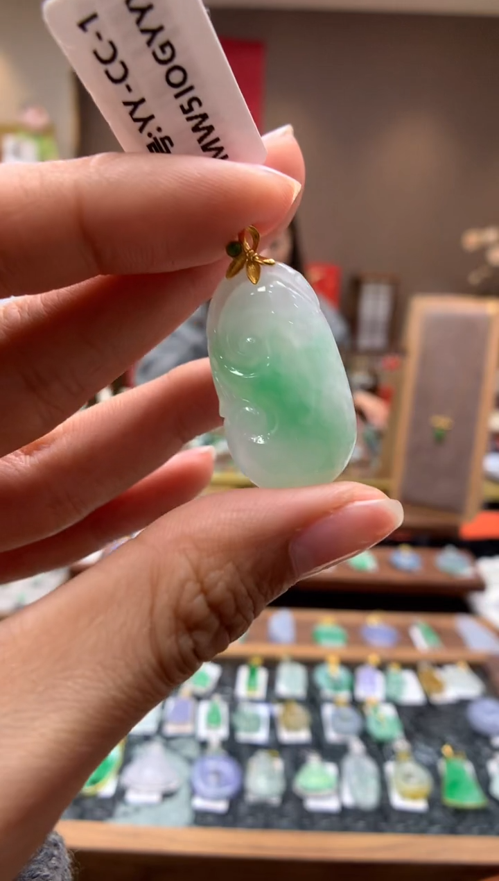 【闪购商品】翡翠颈饰18K金镶嵌如意