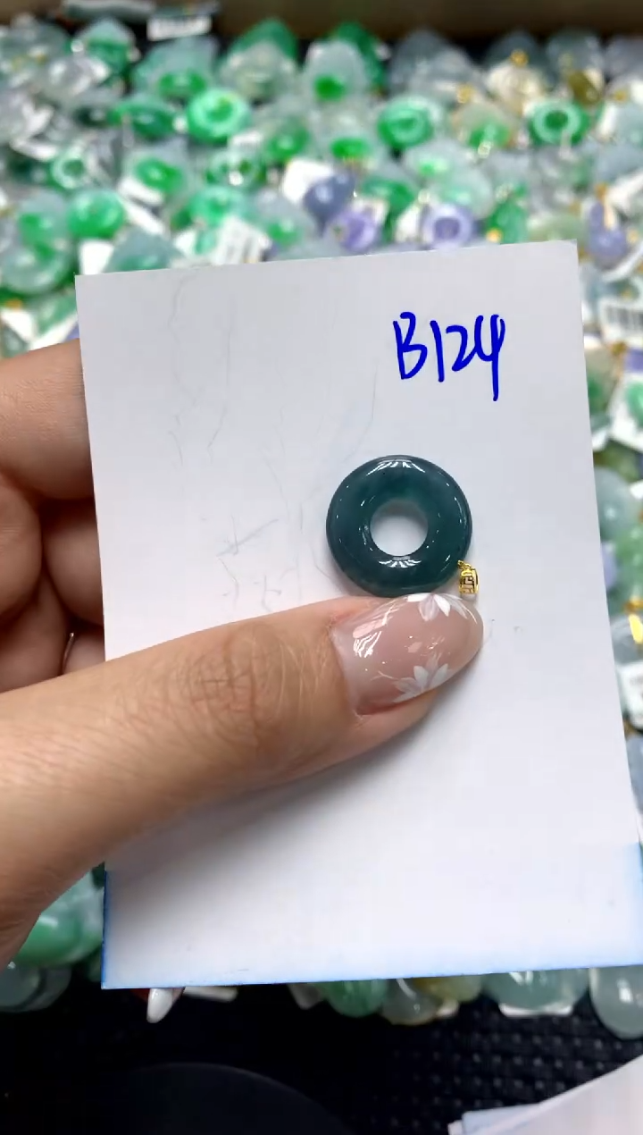 【闪购商品】翡翠颈饰18K金镶嵌111111111111111111