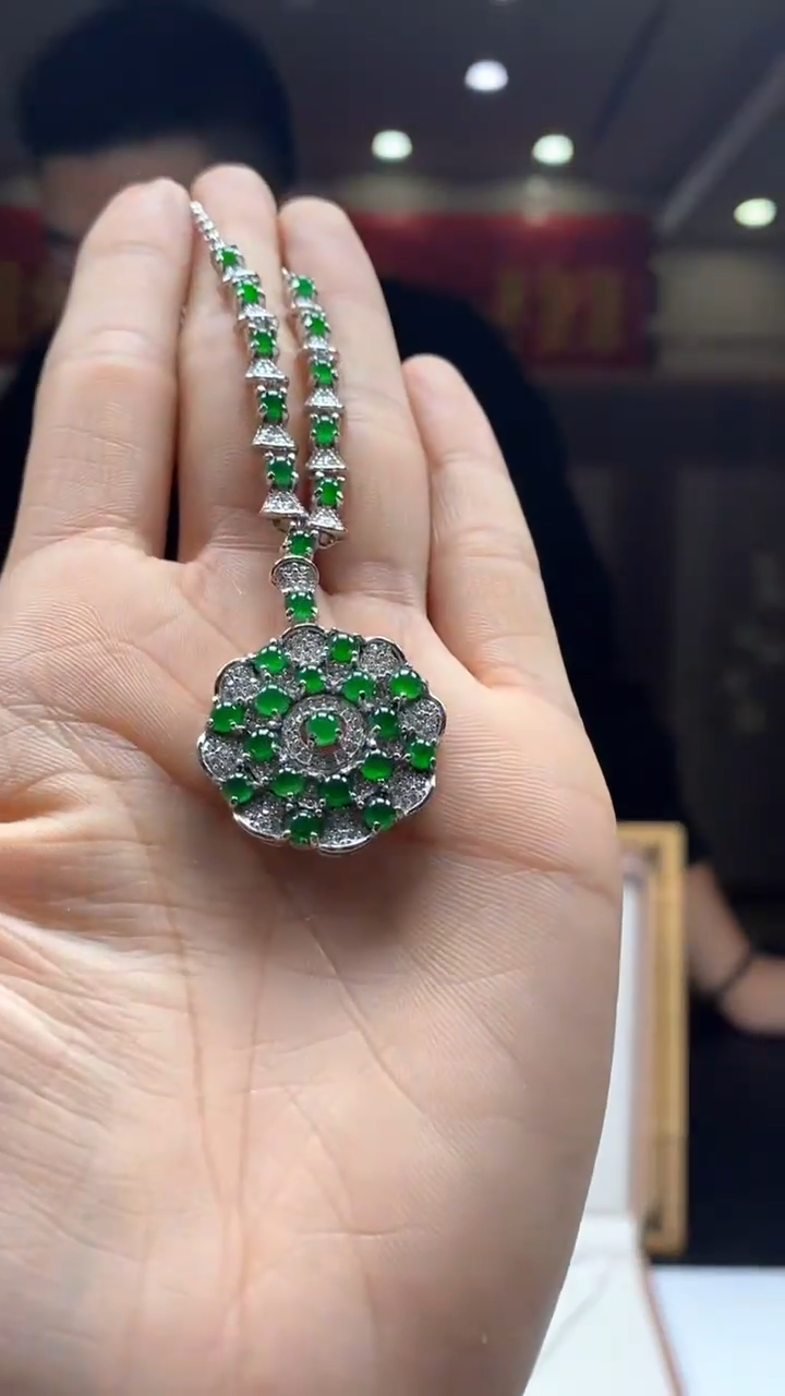 【闪购商品】翡翠颈饰未镶嵌********128